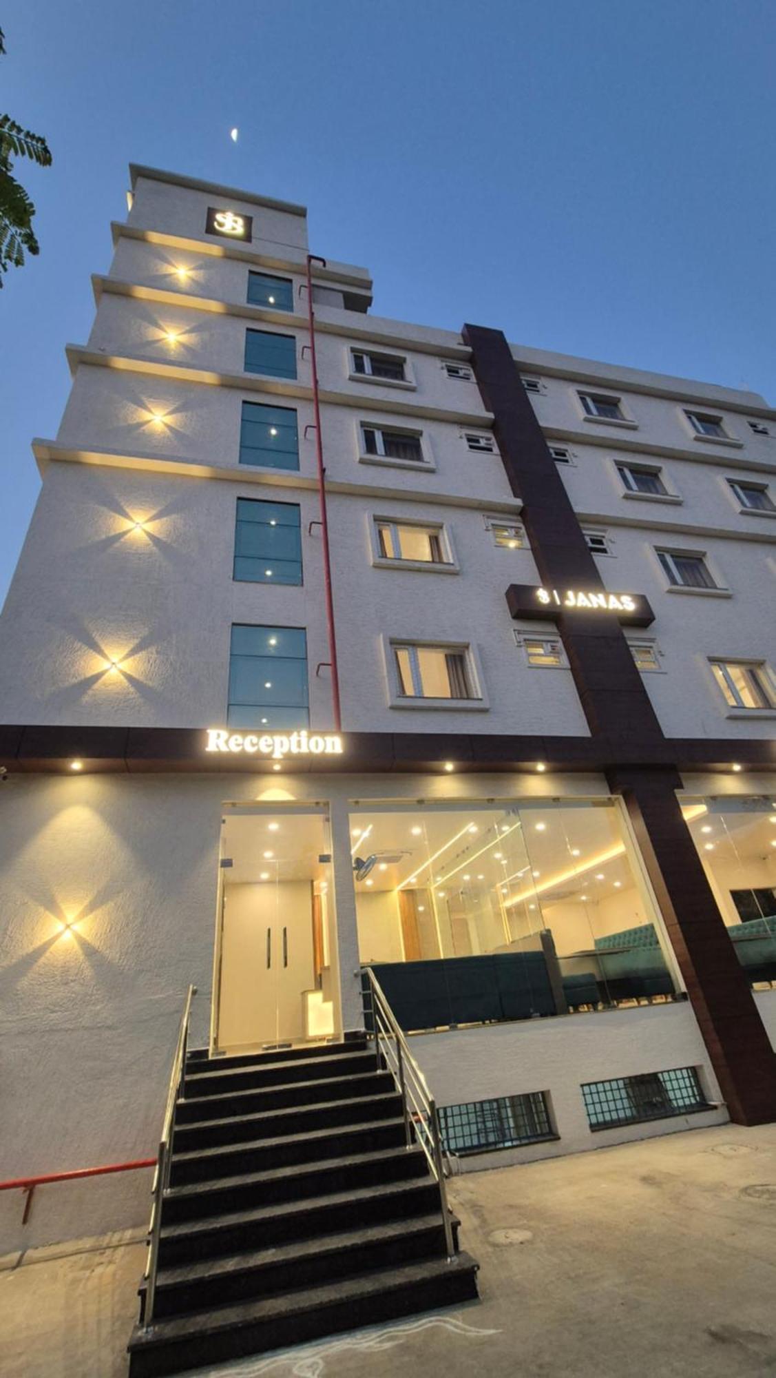 Hotel Janas Tirupati Buitenkant foto
