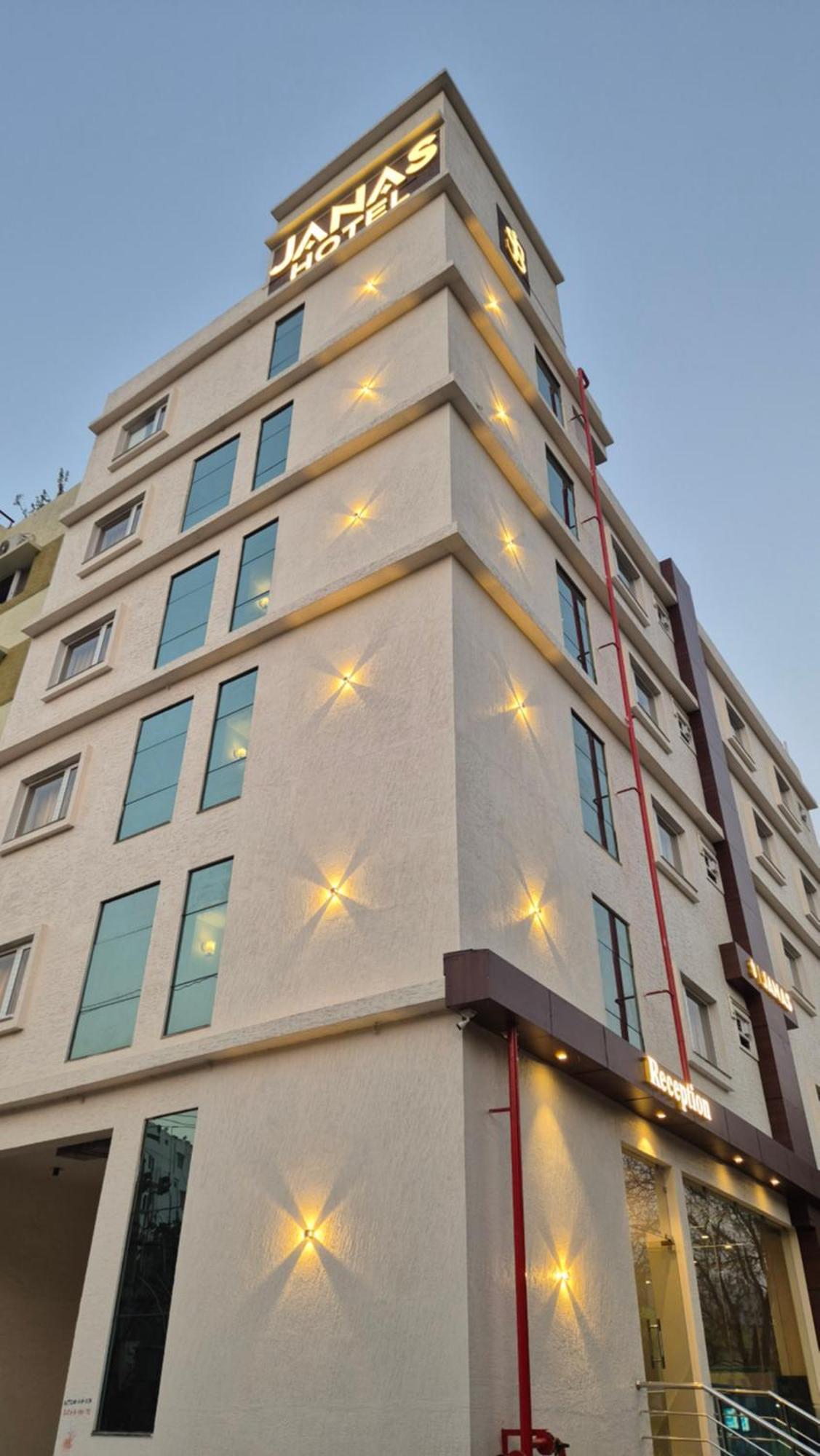 Hotel Janas Tirupati Buitenkant foto