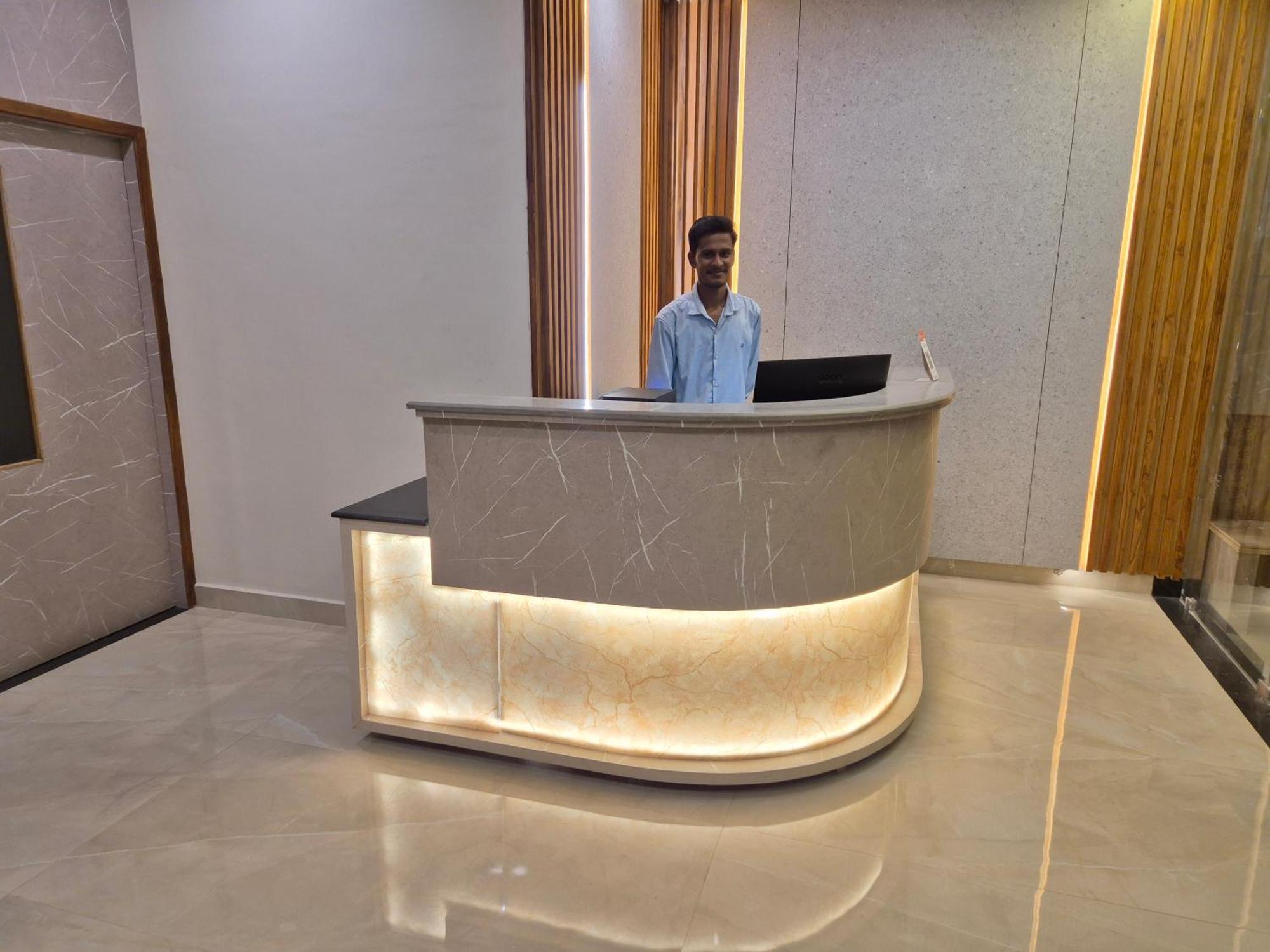 Hotel Janas Tirupati Buitenkant foto