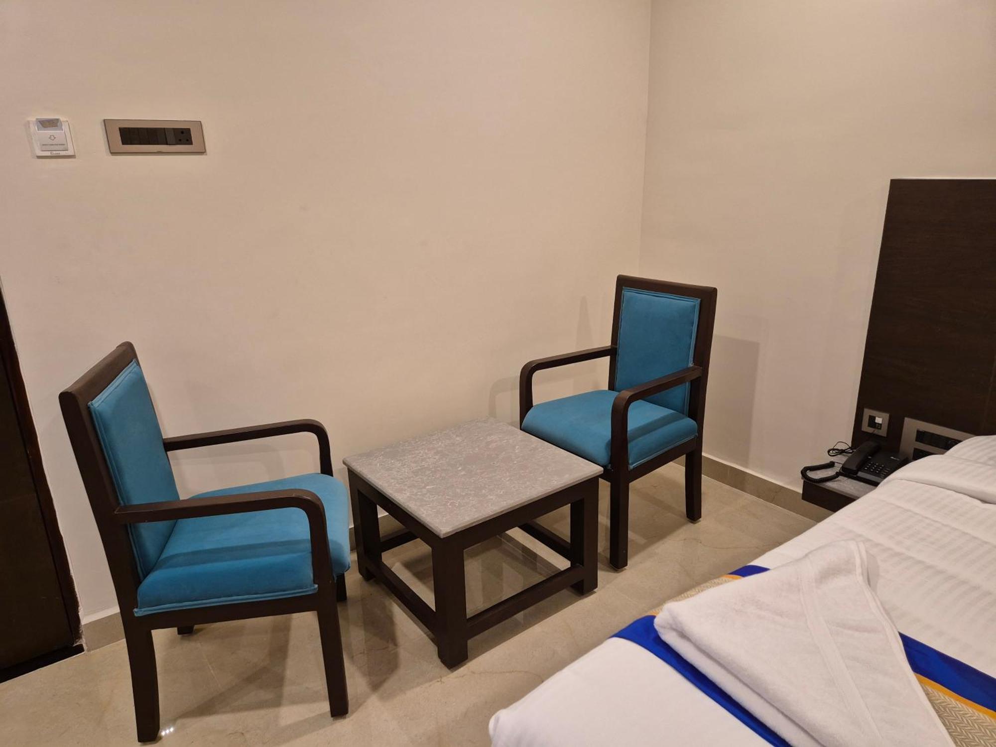 Hotel Janas Tirupati Buitenkant foto