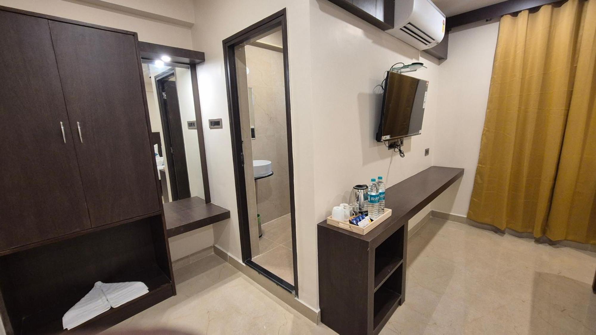 Hotel Janas Tirupati Buitenkant foto