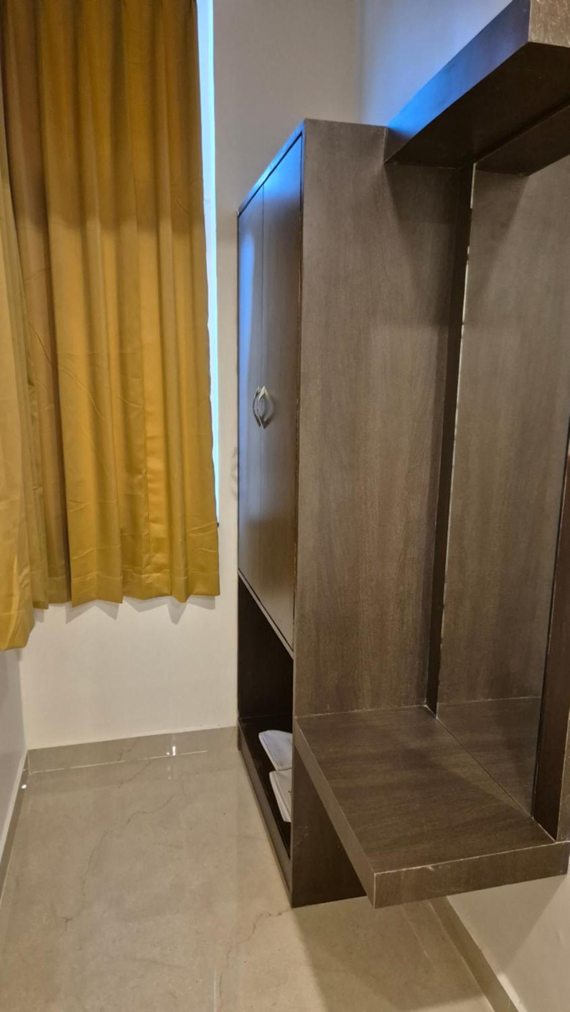 Hotel Janas Tirupati Buitenkant foto
