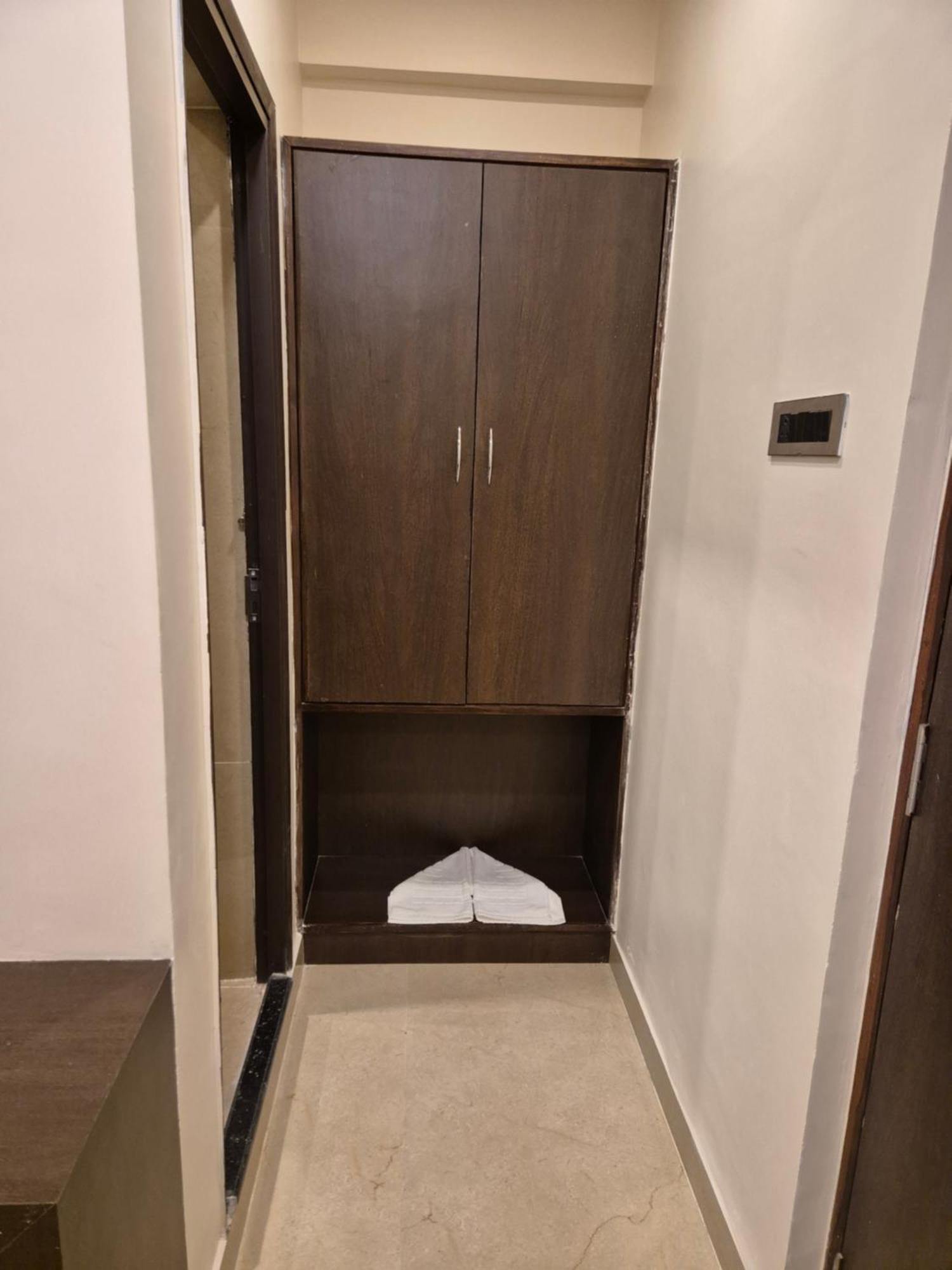 Hotel Janas Tirupati Buitenkant foto